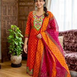 ভয়েলে কাঠব্লক ও হাতের কাজের আনস্টিচ থ্রি পিছ