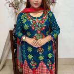 বেক্সি ব্লক ড্রেস এর সাথে হাতের কাজ